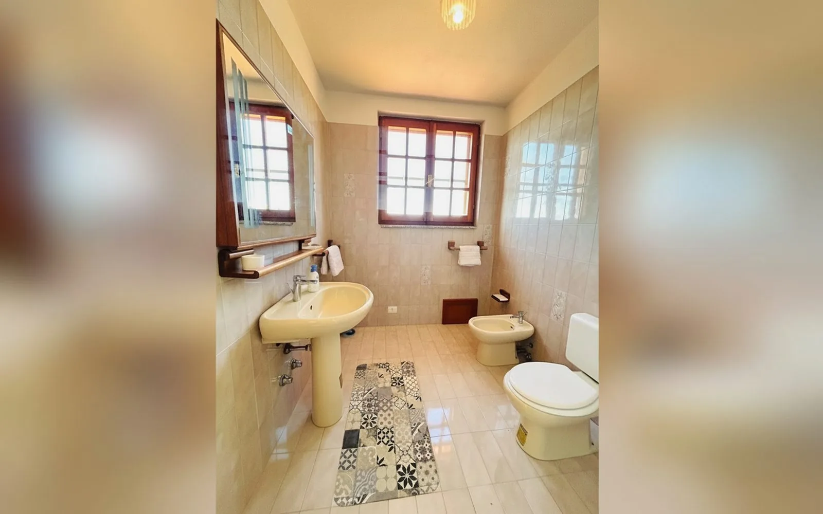Villa Jolies, 
