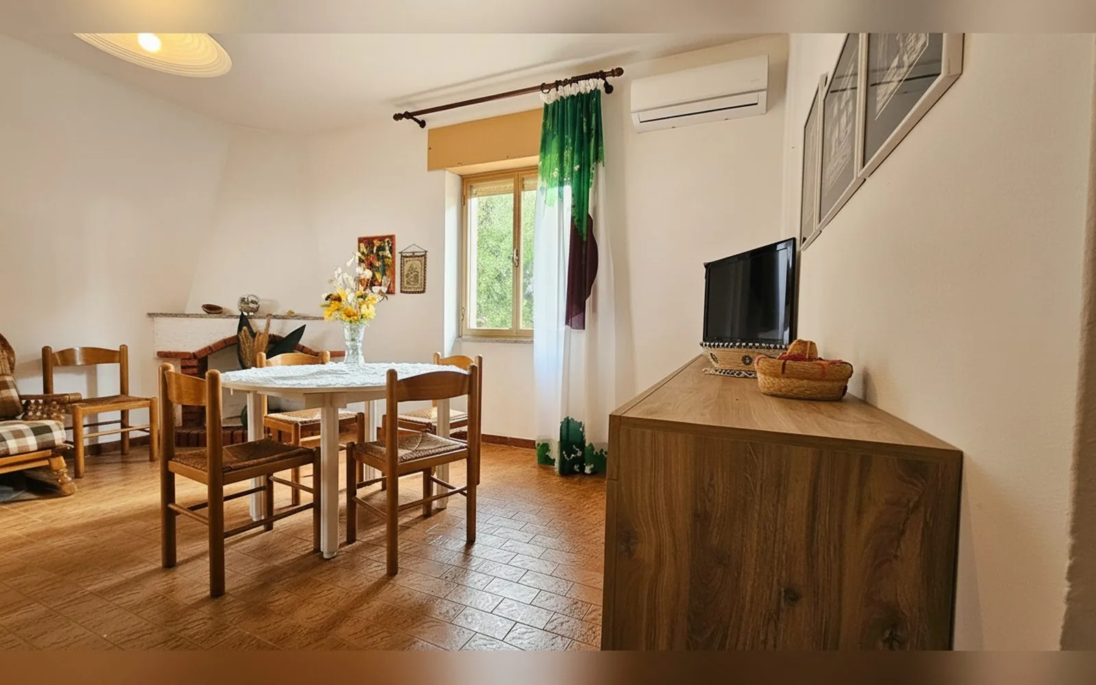 Villa Jolies, 